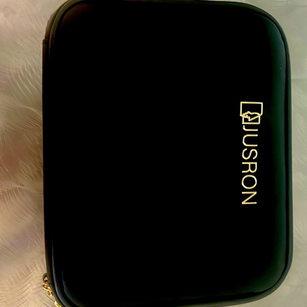 Jusron make up bag with nice light up mirror